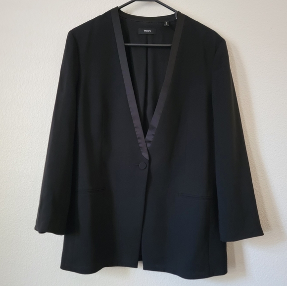Theory | Tuxedo Jacket in Admiral Crepe 8 - Picture 1 of 5